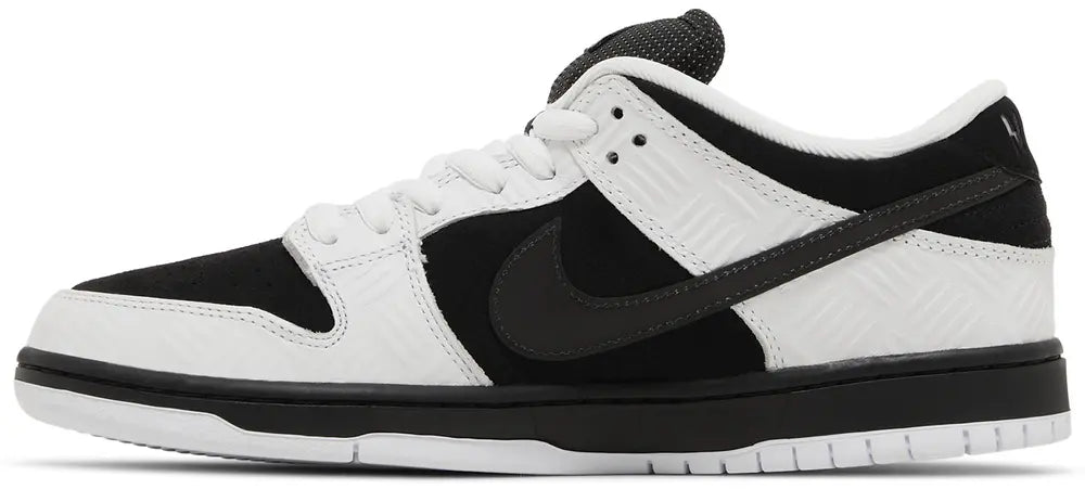 TIGHTBOOTH X NIKE SB DUNK LOW PRO