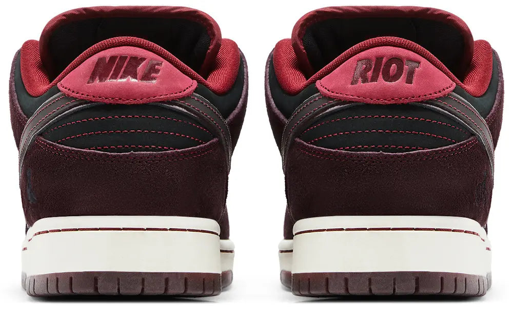 NIKE SB DUNK LOW PRO 'RIOT SKATESHOP'