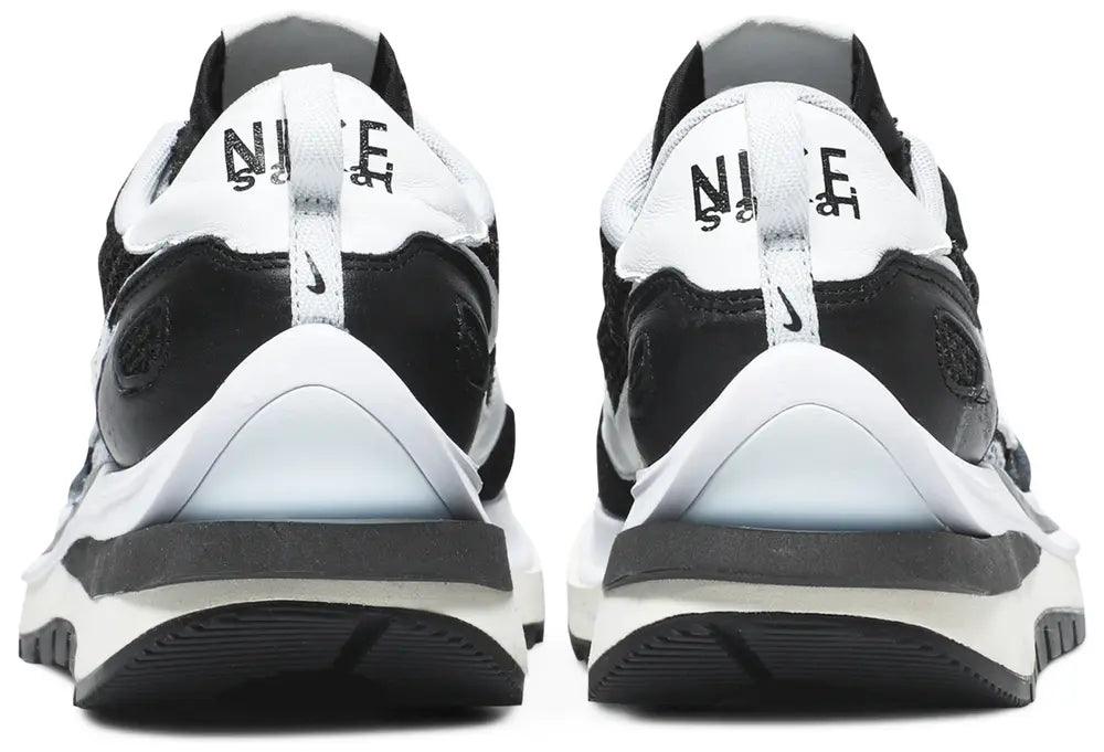 SACAI X NIKE VAPORWAFFLE 'BLACK WHITE'