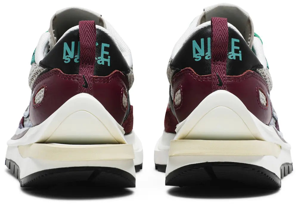 SACAI X NIKE VAPORWAFFLE 'VILLAIN RED'