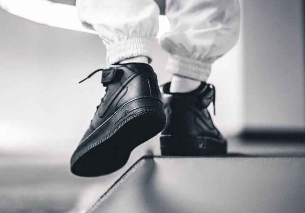 NIKE AIR FORCE 1 MID GS 'BLACK'